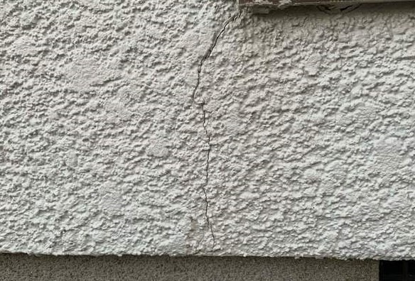 早いうちに対策！？ 壁のひび割れ！ 福岡　外壁塗装　屋根塗装　防水工事　専門店　スターペイント　20191111
