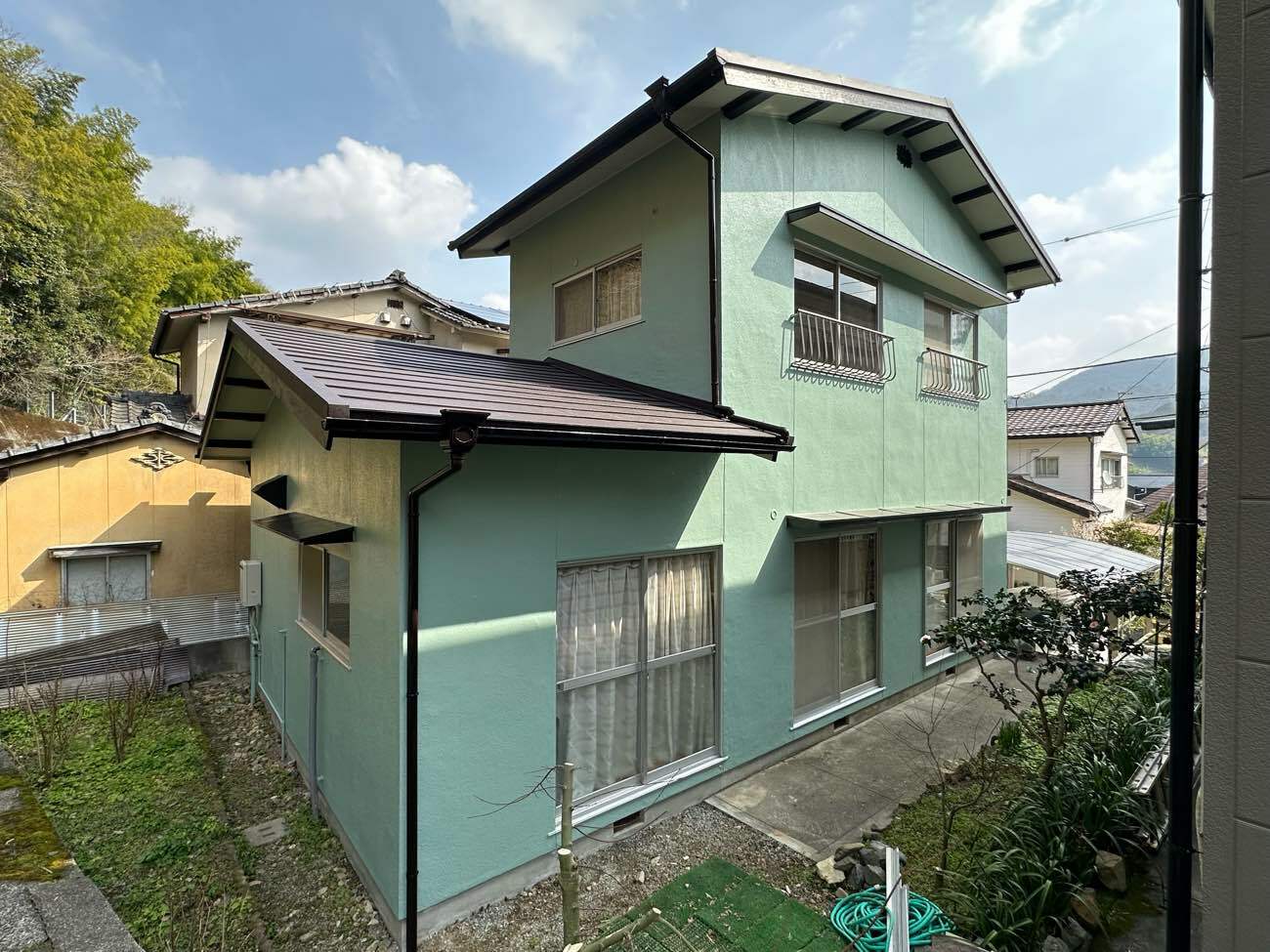 伊予郡砥部町　匿名様邸　外壁塗装　屋根カバー工法　2024/3/11