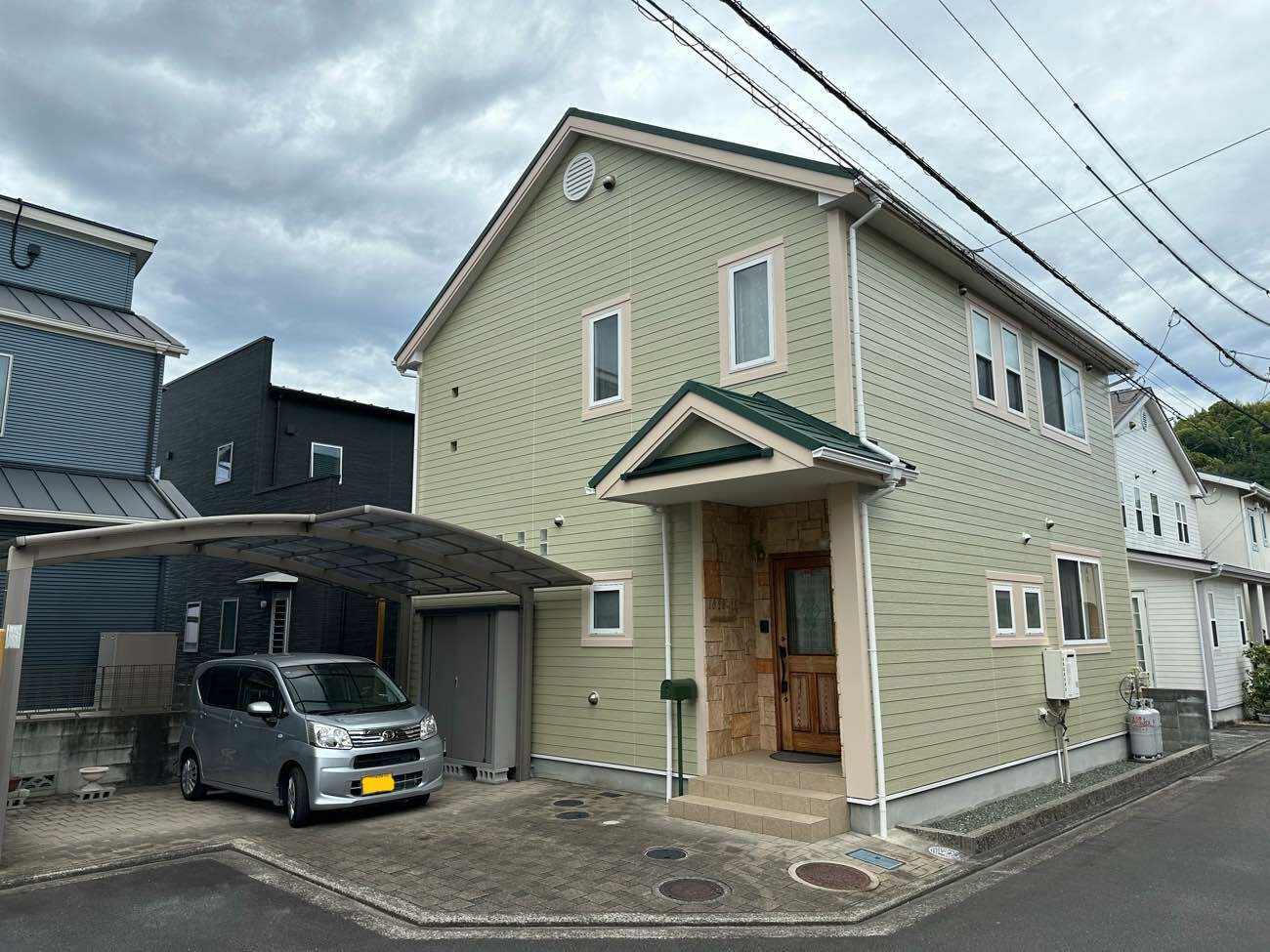 松山市　山内様邸　屋根カバー工法　外壁塗装　2024/9/14